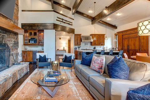 Deer Valley La Maconnerie Ski-In/Ski-Out Townhouse - LBG 19