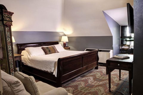 200 South Street Inn - LBG 17