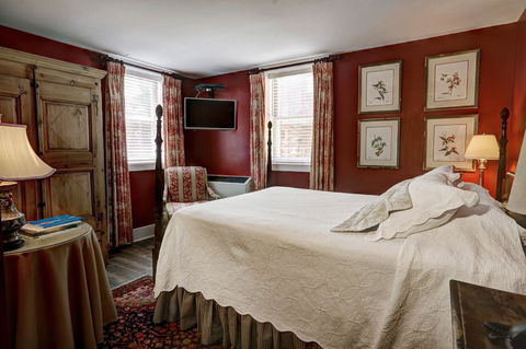 200 South Street Inn - LBG 24