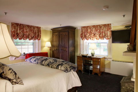200 South Street Inn - LBG 13