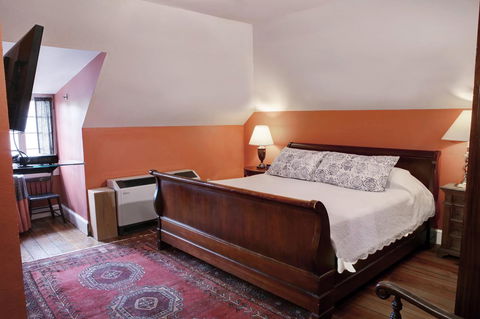 200 South Street Inn - LBG 30
