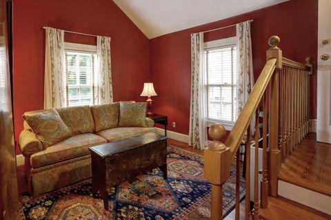 200 South Street Inn - LBG 19