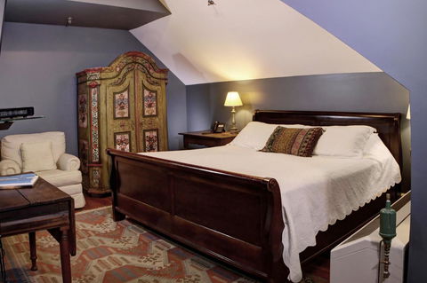 200 South Street Inn - LBG 18