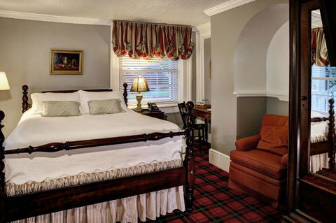 200 South Street Inn - LBG 10