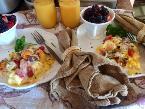Peabody's 'Hip Little Stay' B&B - LBG 39