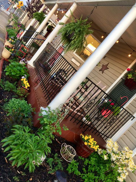 Peabody's 'Hip Little Stay' B&B - LBG 43
