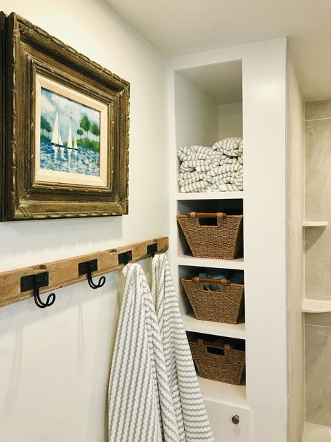 Peabody's 'Hip Little Stay' B&B - LBG 10