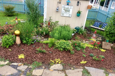 Peabody's 'Hip Little Stay' B&B - LBG 35