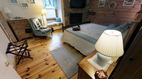 Harmony Hill Bed And Breakfast - LBG 24