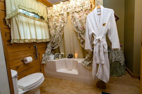 Harmony Hill Bed And Breakfast - LBG 1