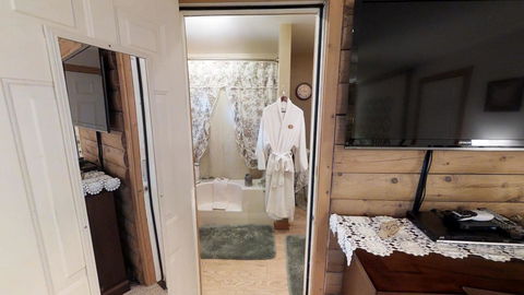 Harmony Hill Bed And Breakfast - LBG 43