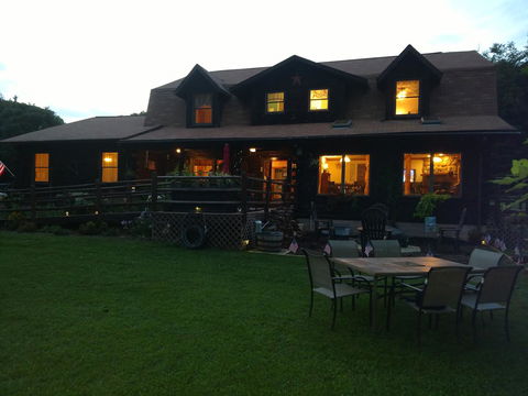 Harmony Hill Bed And Breakfast - LBG 42