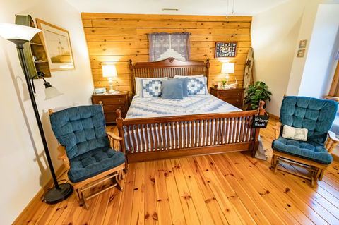 Harmony Hill Bed And Breakfast - LBG 13