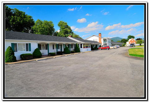 The Cardinal Inn - LBG 16