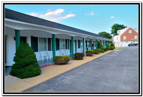 The Cardinal Inn - LBG 30