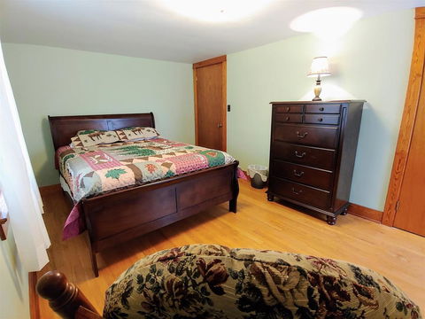 B & A_Lake_Cottage - LBG 25