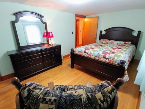 B & A_Lake_Cottage - LBG 22
