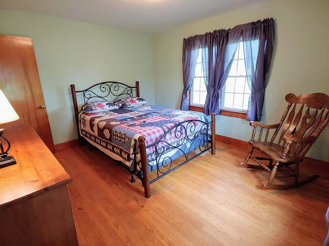 B & A_Lake_Cottage - LBG 12