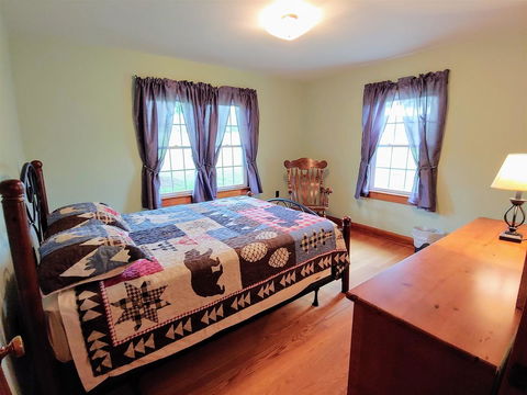 B & A_Lake_Cottage - LBG 11