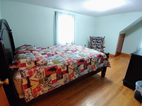 B & A_Lake_Cottage - LBG 19