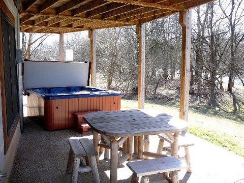 A Papa Bears River Cabin - LBG 13