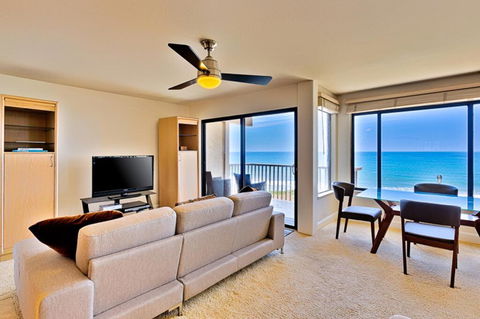 747 - Del Mar Beach Club Retreat - LBG 3