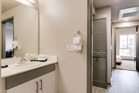 1-Bdrm Hideaway Marina Del Rey - LBG 1