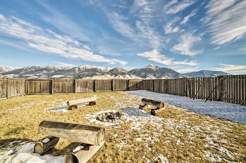 10-Acre Yellowstone Cabin With Stunning Mtn View - LBG 3
