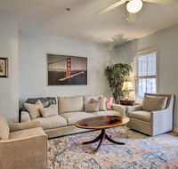 4-Story Family Townhome - Walk to Beach