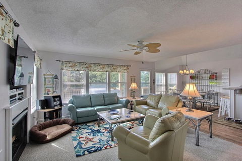 4040 - Paws At The Beach - LBG 0