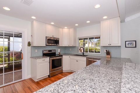 4051 Northeast Breakwater Drive - LBG 3