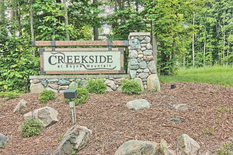 7320 Creekside Condo - LBG 1