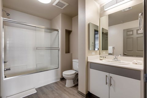 Abode Marina Del Rey 2-Bedroom +Pool/Gym/Spa - LBG 1