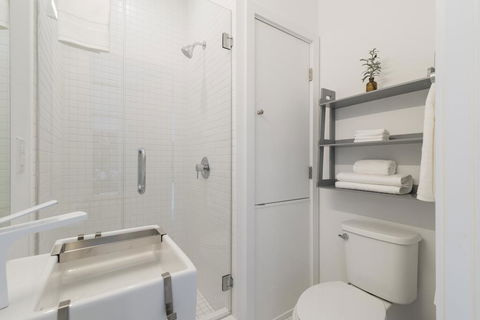 Abode XS House - Stunning Architectural Flat - LBG 1