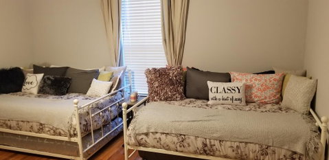 Adorable Avondale Accomodations - LBG 2