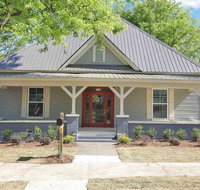 Adorable Avondale Accomodations