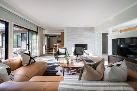 Alta Vista By AvantStay - Large Home W/ Pool, Patio And Balcony - LBG 2