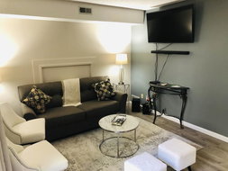 Book Lawrence Accommodation Vacations LBG LBG