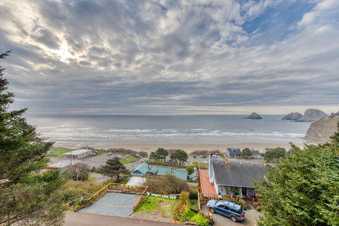 Berni's Ocean View Castle - Home Sweet Homestead - LBG 2