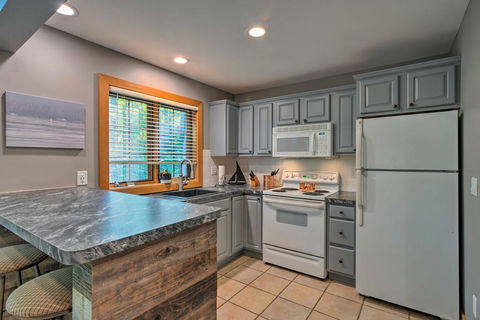 Boyne Falls Home - Walk To Ski Resort & Fairways! - LBG 0