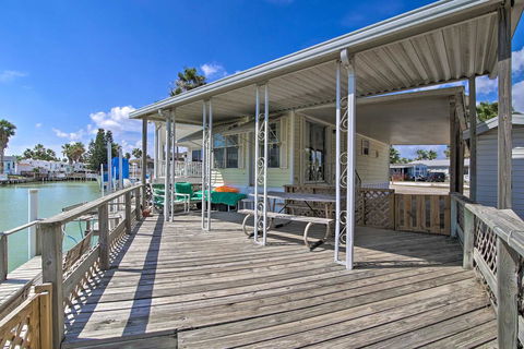 Canalfront Port Isabel Escape With Boat Dock! - LBG 0