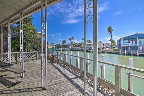 Canalfront Port Isabel Escape With Boat Dock! - LBG 1