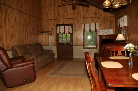 Carolina Landing Camping Resort Luxury Cabin 8 - LBG 2