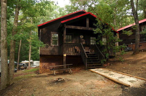 Carolina Landing Camping Resort Luxury Cabin 8 - LBG 0