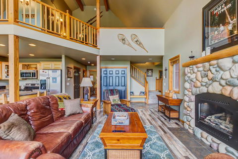 Cedar Lane Golf Course Home - LBG 3