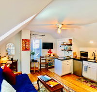 Charming and Convenient Guest Suite minutes to UVA