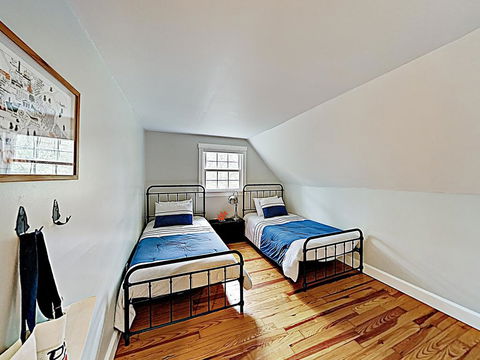 Chic Coastal Home W/ Large Backyard, Near Beach Home - LBG 3