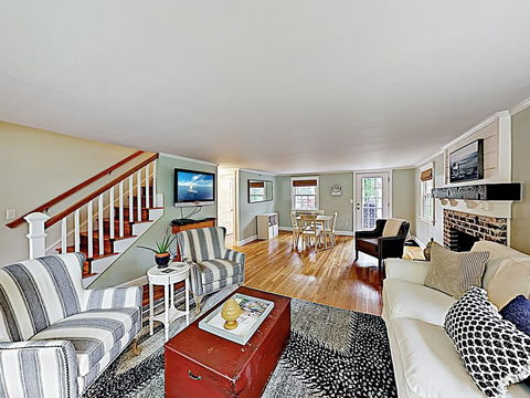 Chic Coastal Home W/ Large Backyard, Near Beach Home - LBG 0