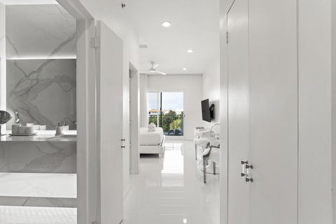 Chic Studio Nestled In A Pedestrian's Paradise! Walk To Alys And Rosemary - LBG 2