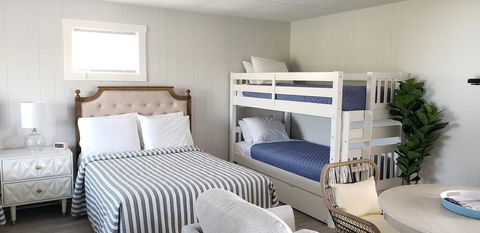 Coastal Inn - LBG 1